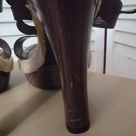 BCBG Leather Platform Sandals Size 7.5 - Picture 4 of 6